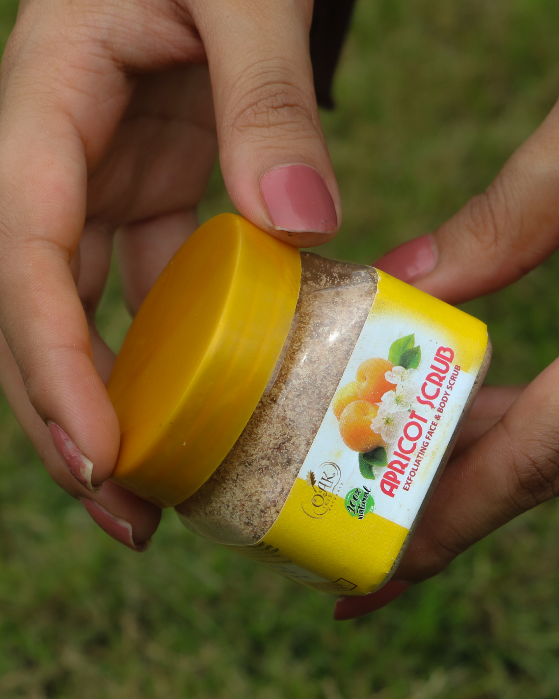 Face Scrub-Himalayn Apricot Scrub | Best for Deep Exfoliation of Face and Body  | Unisex Usage (50gms)